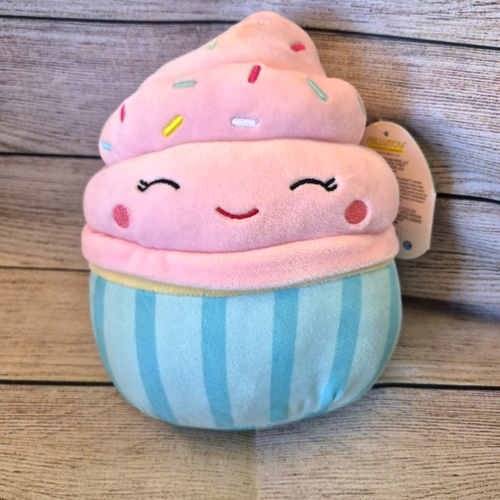 Diedre The Cupcake 7.5" Squishmallow